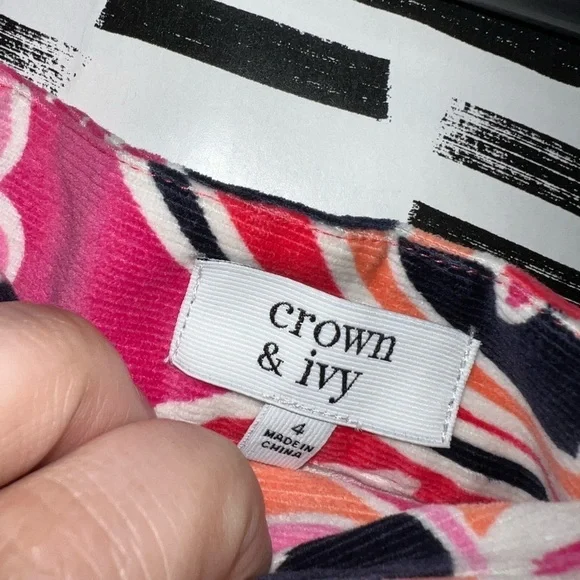 NWT Crown & Ivy Skirt| Size 4 - Picture 3 of 5